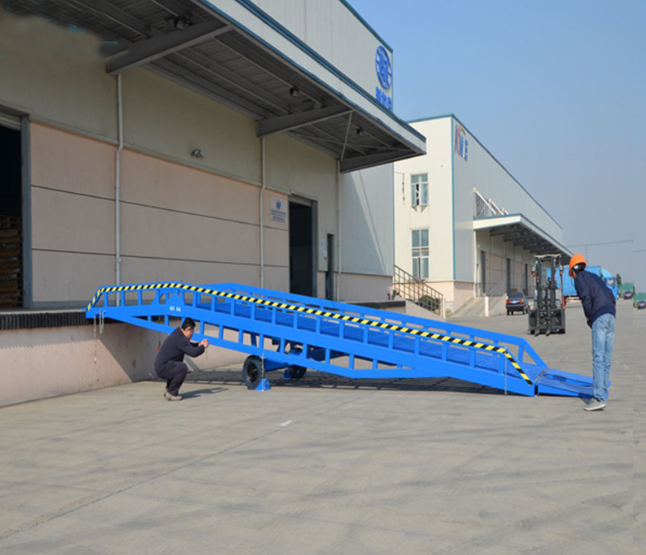 奉新移动式登车桥应用